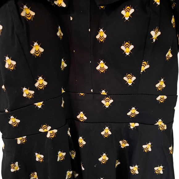 Eva Rose: Black and Gold Bee Dress - Picture 13 of 15